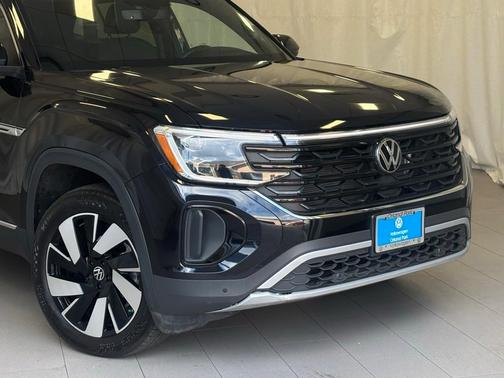 2024 Volkswagen Atlas Cross Sport 2.0T SEL