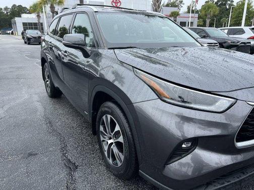 2021 Toyota Highlander Hybrid XLE