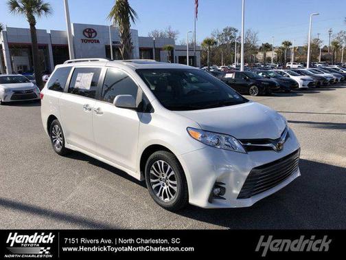 2019 Toyota Sienna XLE