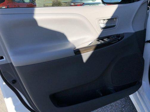 2019 Toyota Sienna XLE