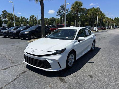 Ice Cap 2025 Toyota Camry LE