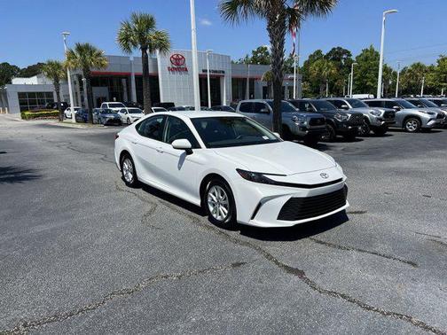 Ice Cap 2025 Toyota Camry LE