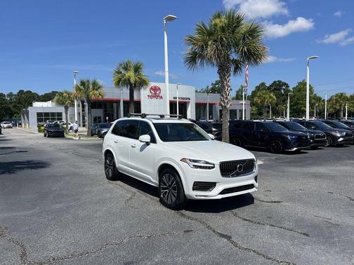Crystal White Metallic 2020 Volvo XC90 T6 Momentum