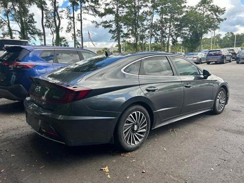 2023 Hyundai SONATA Hybrid SE