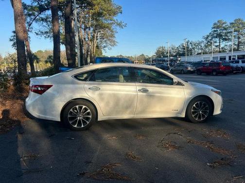 2018 Toyota Avalon Hybrid XLE Premium