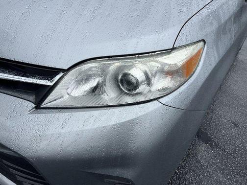 2018 Toyota Sienna XLE