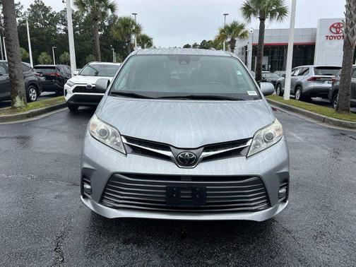 2018 Toyota Sienna XLE