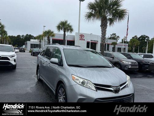 2018 Toyota Sienna XLE