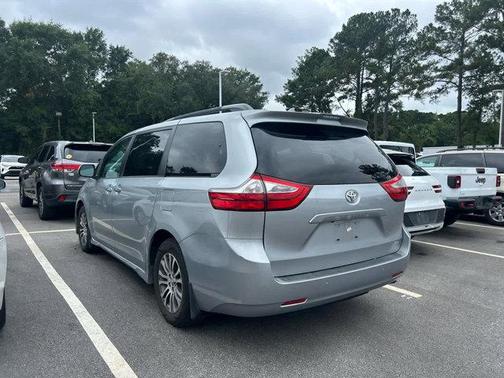 2018 Toyota Sienna XLE