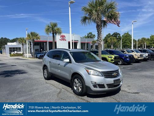 Silver Ice Metallic 2017 Chevrolet Traverse 1LT