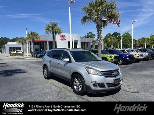 Silver Ice Metallic 2017 Chevrolet Traverse 1LT