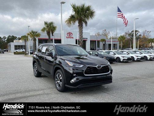 Opulent Amber 2021 Toyota Highlander XLE