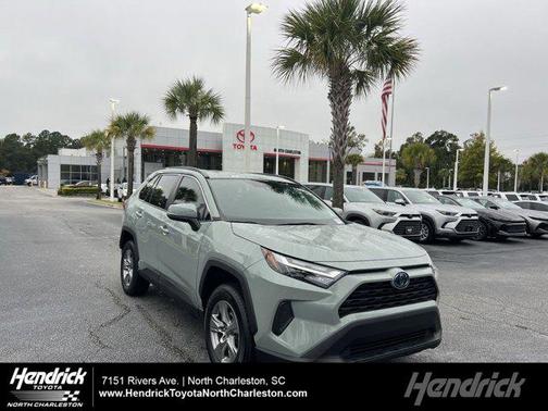 2022 Toyota RAV4 Hybrid XLE