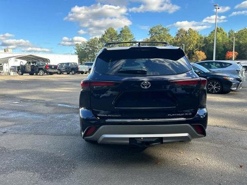 2025 Toyota Highlander Platinum