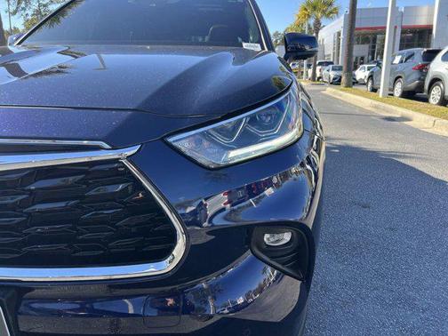 2025 Toyota Highlander Platinum