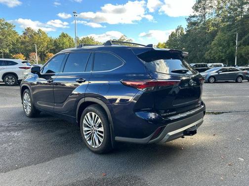 2025 Toyota Highlander Platinum