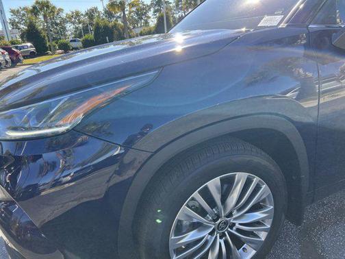 2025 Toyota Highlander Platinum