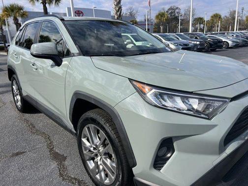 2021 Toyota RAV4 XLE Premium