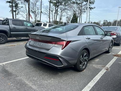 2025 Hyundai ELANTRA Sport