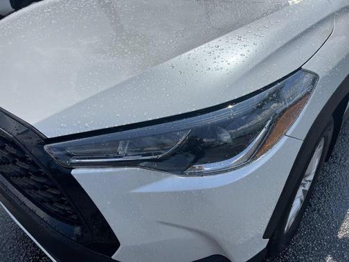 Wind Chill Pearl 2024 Toyota Corolla Cross LE