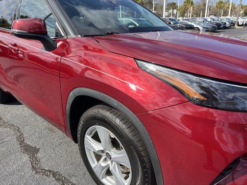 2022 Toyota Highlander LE