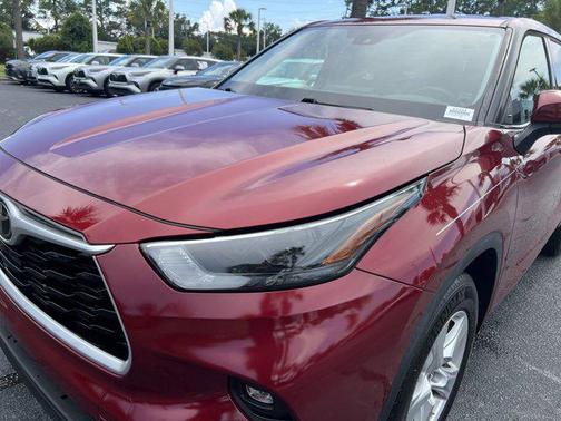 2022 Toyota Highlander LE