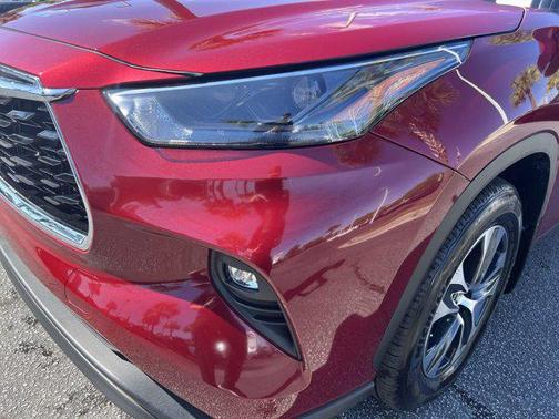 Ruby Flare Pearl 2025 Toyota Highlander XLE