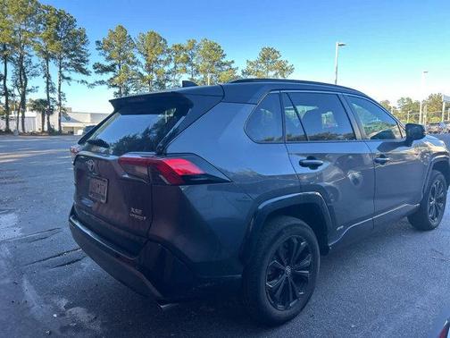 2022 Toyota RAV4 Hybrid SE