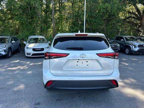 Wind Chill Pearl 2023 Toyota Highlander XLE