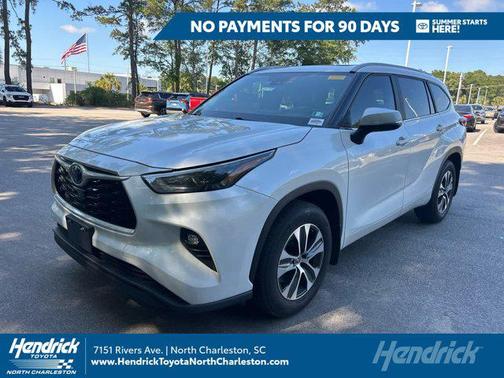 Wind Chill Pearl 2023 Toyota Highlander XLE