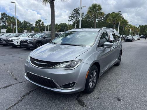 Billet Silver Metallic Clearcoat 2019 Chrysler Pacifica Touring-L Plus