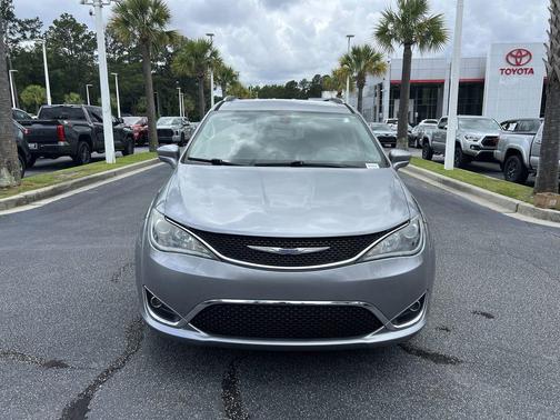 Billet Silver Metallic Clearcoat 2019 Chrysler Pacifica Touring-L Plus