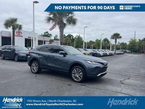 Coastal Gray Metallic 2024 Toyota Venza XLE