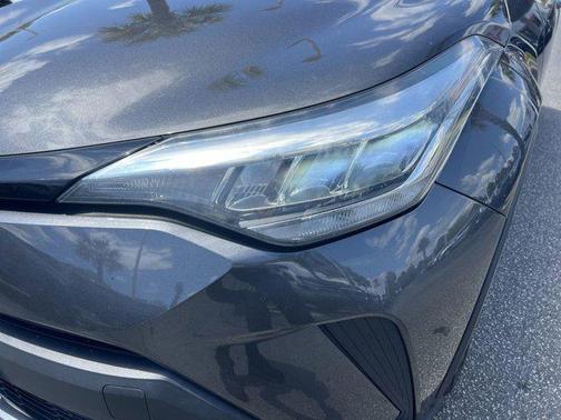 Magnetic Gray Metallic 2021 Toyota C-HR XLE