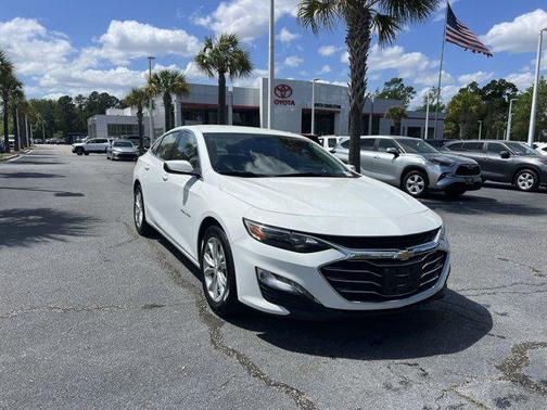 Summit White 2023 Chevrolet Malibu FWD 1LT