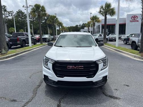 Summit White 2022 GMC Terrain SLE