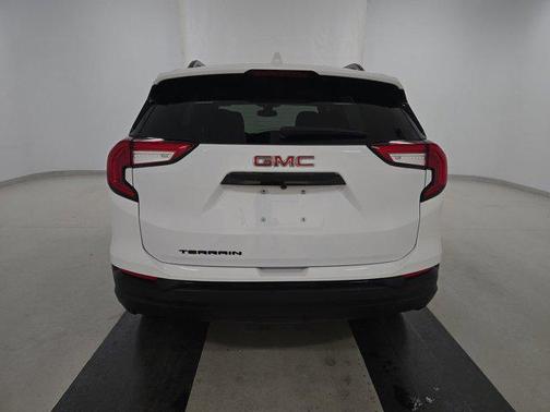 Summit White 2022 GMC Terrain SLE