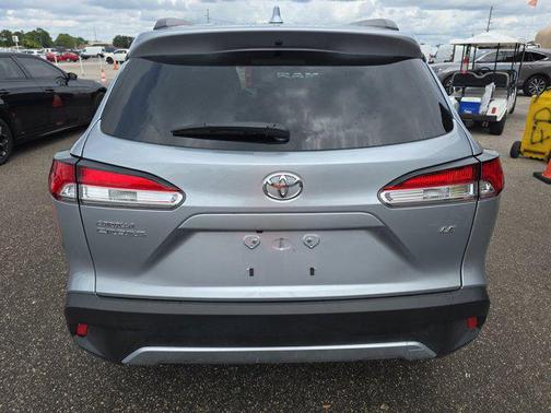 2024 Toyota Corolla Cross LE
