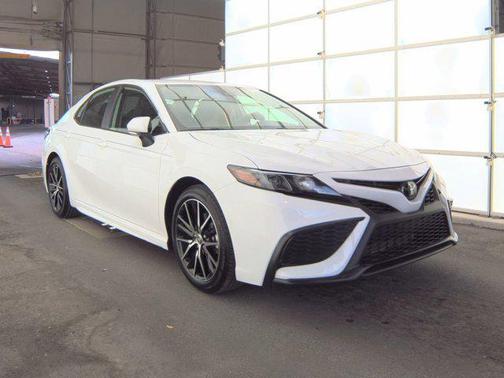 Ice Cap 2023 Toyota Camry SE