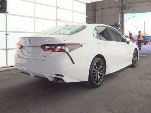 Ice Cap 2023 Toyota Camry SE