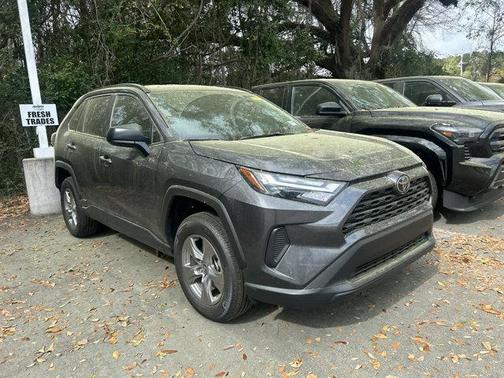 2025 Toyota RAV4 Hybrid SE