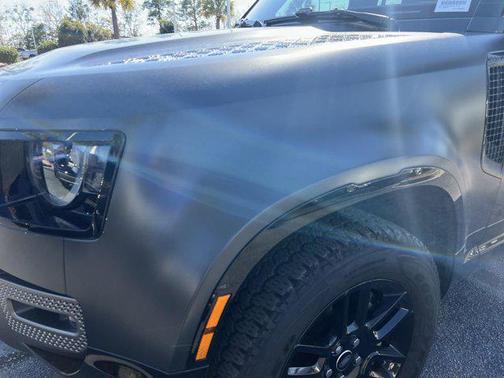 2024 Land Rover Defender 110 P400 X-Dynamic SE