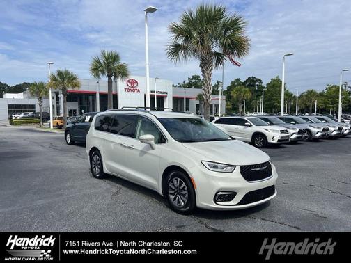 Luxury White Pearlcoat 2021 Chrysler Pacifica Hybrid Touring L