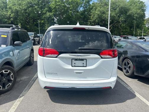 2018 Chrysler Pacifica Touring-L