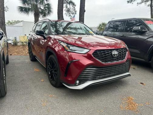 Ruby Flare Pearl 2024 Toyota Highlander XSE