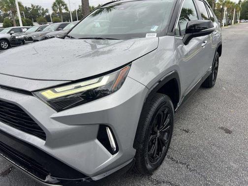 2022 Toyota RAV4 Hybrid SE