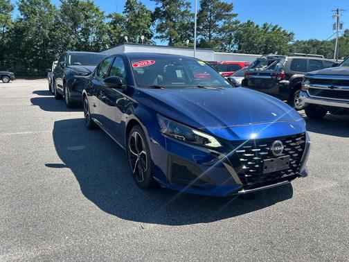 Deep Blue Pearl 2023 Nissan Altima SR FWD