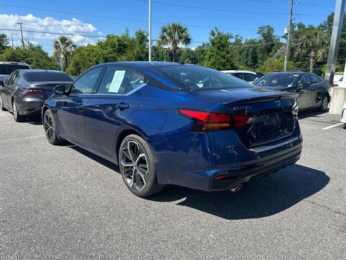 Deep Blue Pearl 2023 Nissan Altima SR FWD
