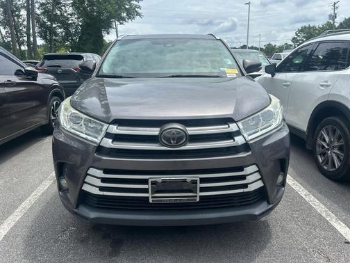 Predawn Gray Mica 2018 Toyota Highlander XLE