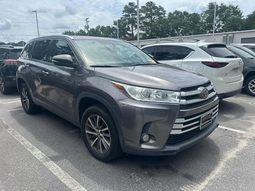 Predawn Gray Mica 2018 Toyota Highlander XLE